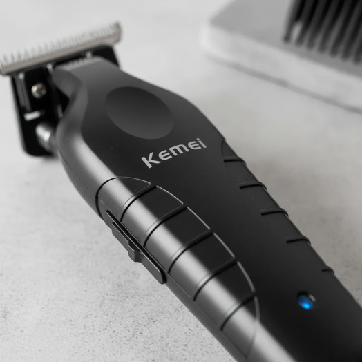 Cortadora De Pelo Profesional Kemei Km-2299 Usb Con Peines Negro