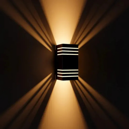 Aplique Spot Exterior Led Integrada Bidireccional Aluminio color Negro