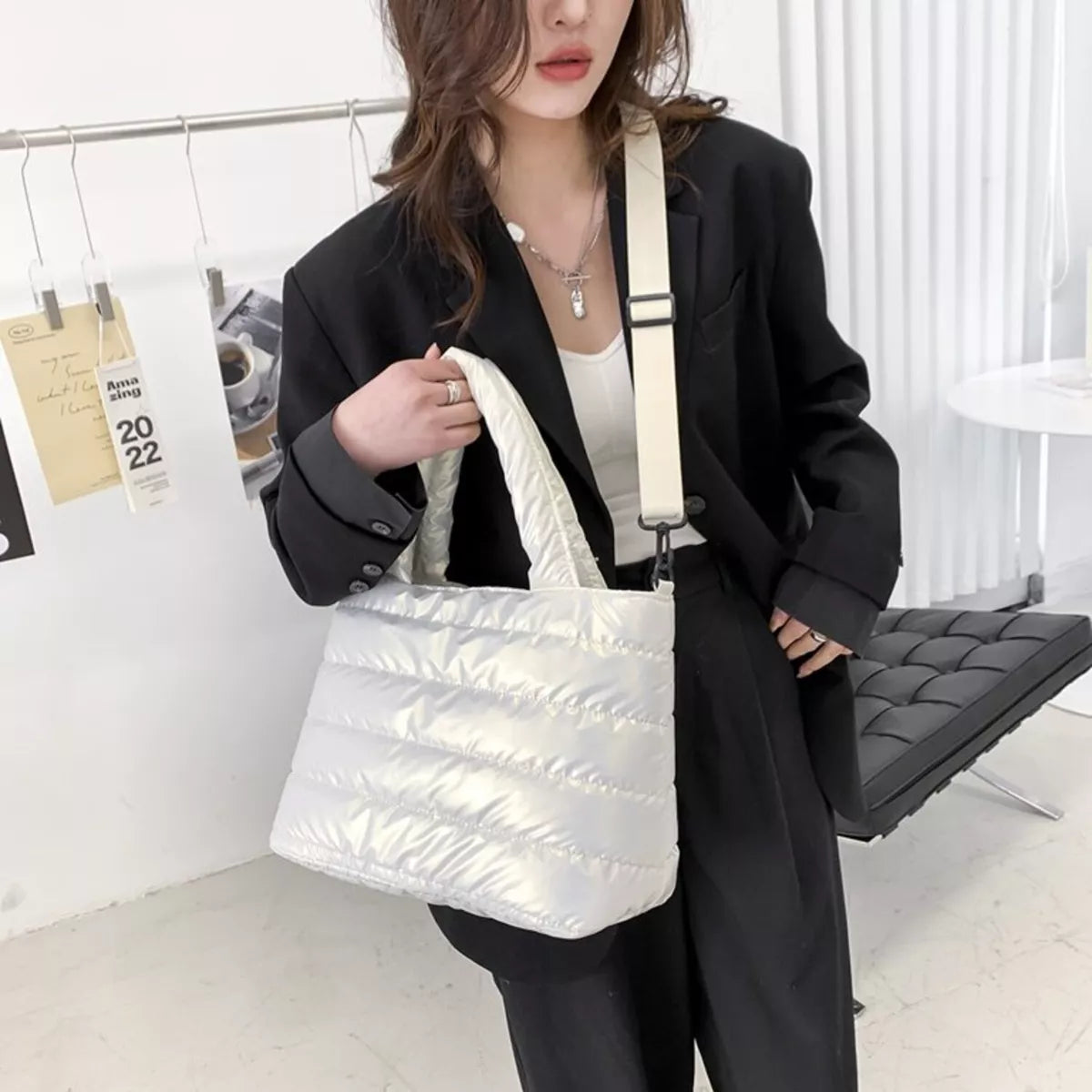 Bolso de hombro acolchado para mujer, bolso de hombro a la moda, color blanco